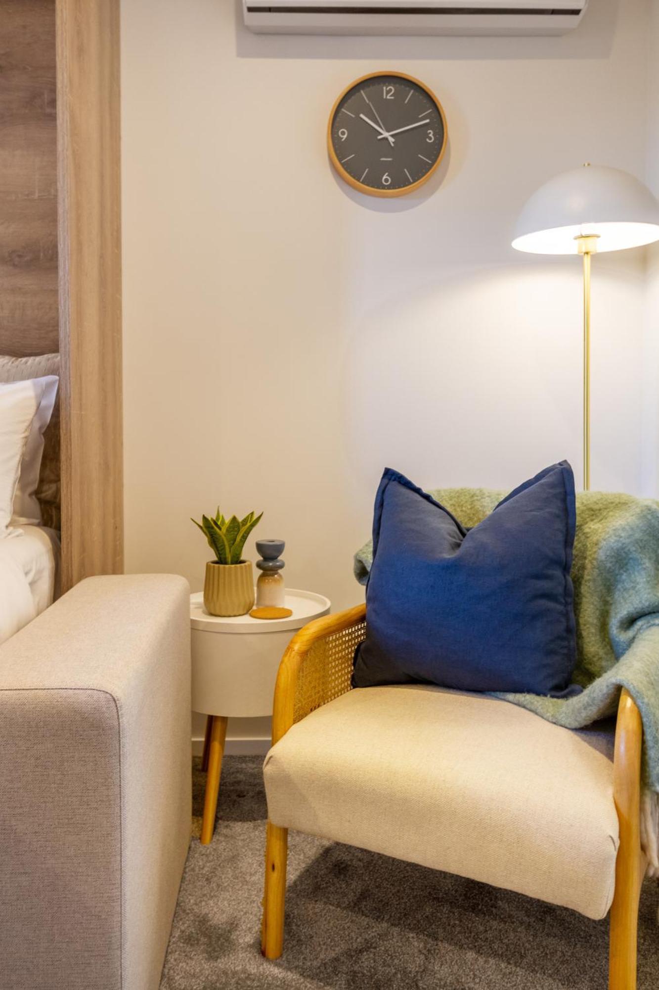 Downtown Comfort: Modern Studio With Backyard Christchurch Exterior foto